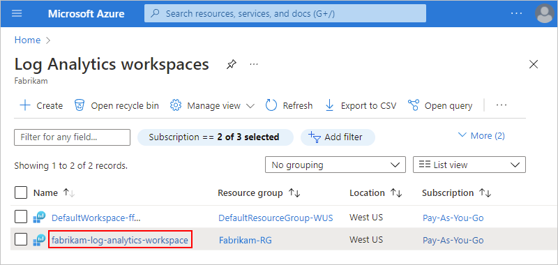 Screenshot des Azure-Portals: Liste „Log&nbsp;Analytics-Arbeitsbereiche“ mit Auswahl eines bestimmten Arbeitsbereichs.