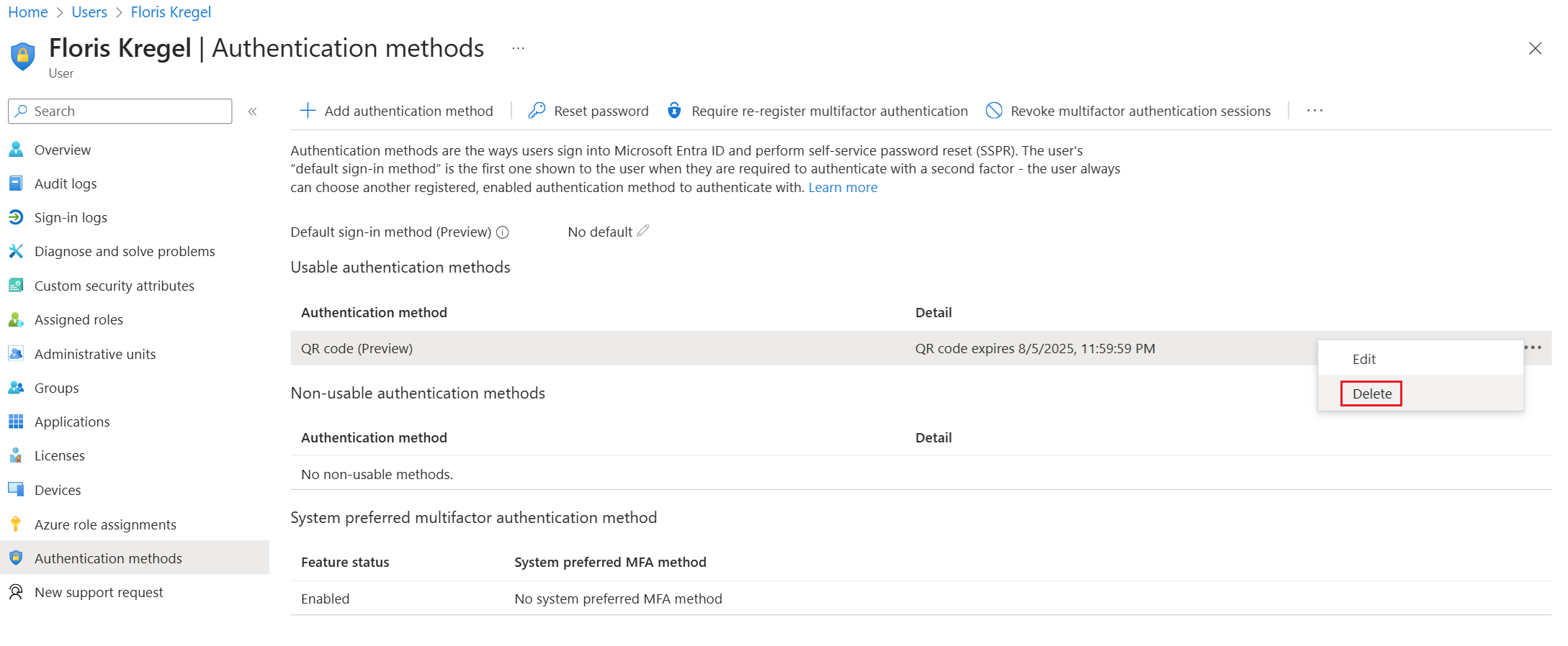 Screenshot, der zeigt, wie Sie die QR-Code-Authentifizierungsmethode für einen Benutzer im Microsoft Entra Admin Center löschen.