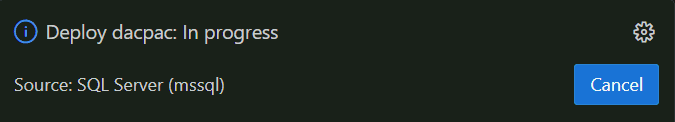 Captura de pantalla de Visual Studio Code que muestra la implementación de dacpac: notificación de 