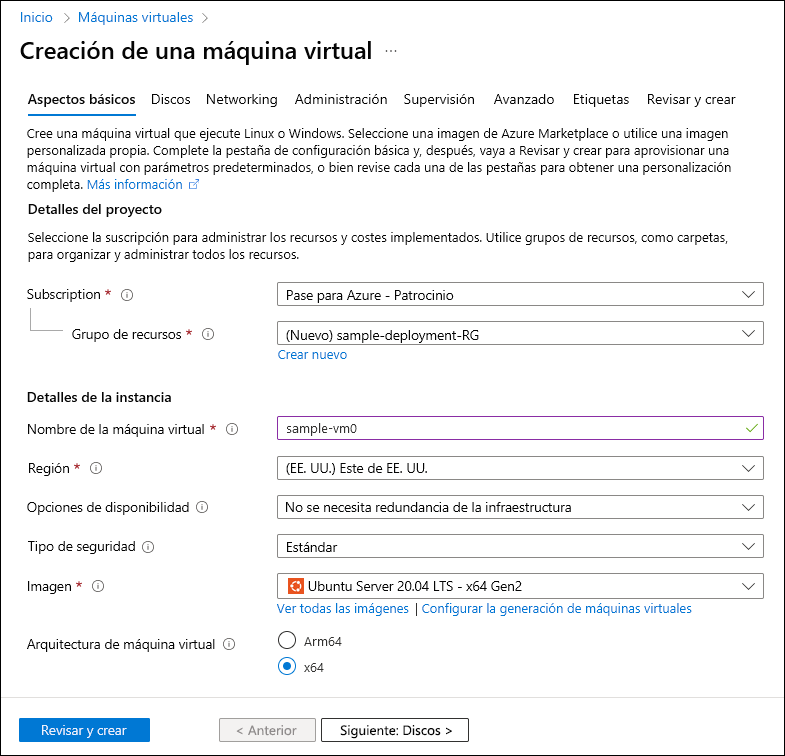 Captura de pantalla que muestra la pestaña Aspectos básicos del Asistente para crear una máquina virtual.