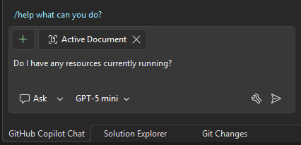 Capture d’écran qui montre un exemple d’invite tapée dans la zone de chat dans Visual Studio 2026.