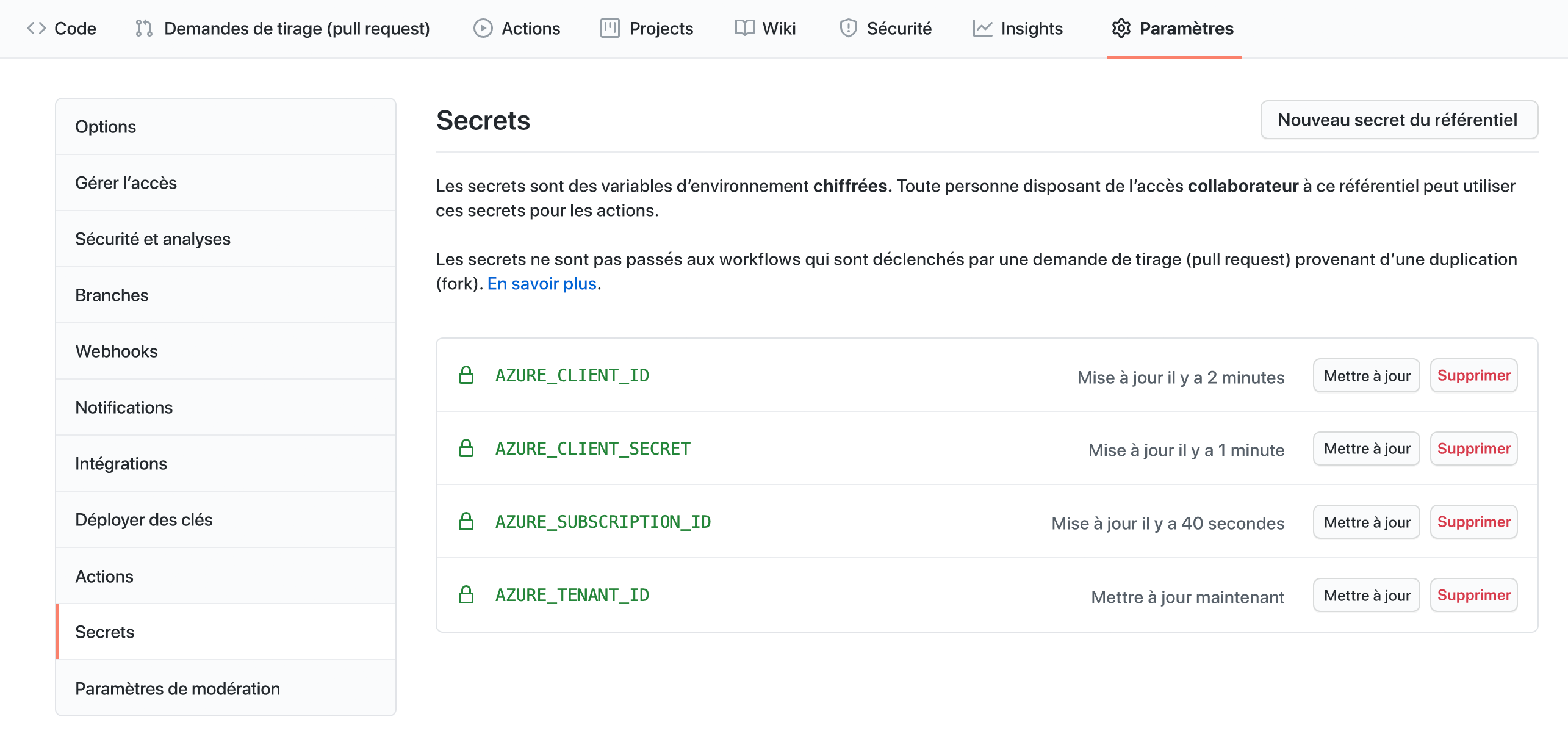 Capture d’écran montrant les secrets stockés dans le volet Secrets sous les paramètres GitHub.