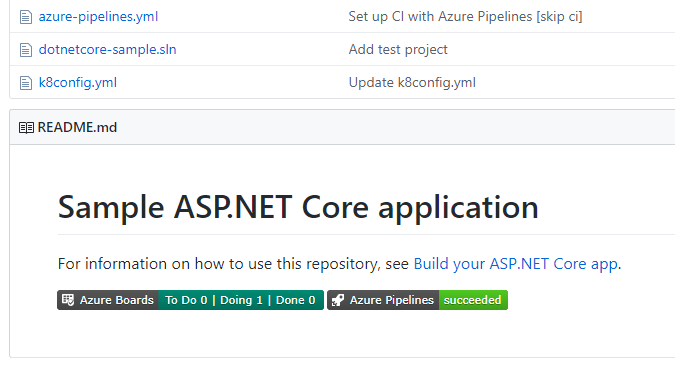 screenshot che mostra il badge in un file README su GitHub.