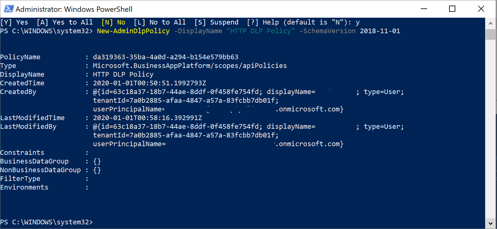 Screenshot dei risultati di PowerShell che mostra PolicyName, Type, DisplayName, CreatedTime, CreatedBy e altri attributi.