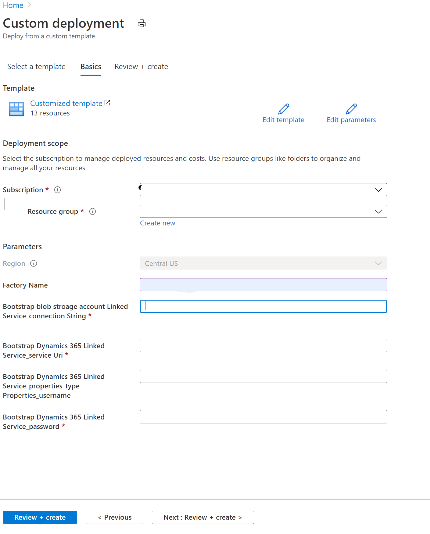 パラメーター フィールドを含む Azure portal カスタム デプロイ テンプレート エディターのスクリーンショット。