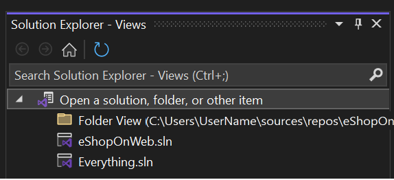 Visual Studio 2022 のソリューション エクスプローラーのフォルダー ビューのスクリーンショット。