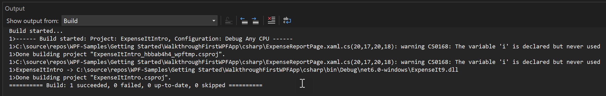 C# の [出力] ウィンドウのビルド警告のスクリーンショット。