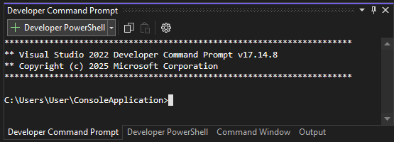 複数のタブを示す Visual Studio ターミナル ウィンドウのスクリーンショット。