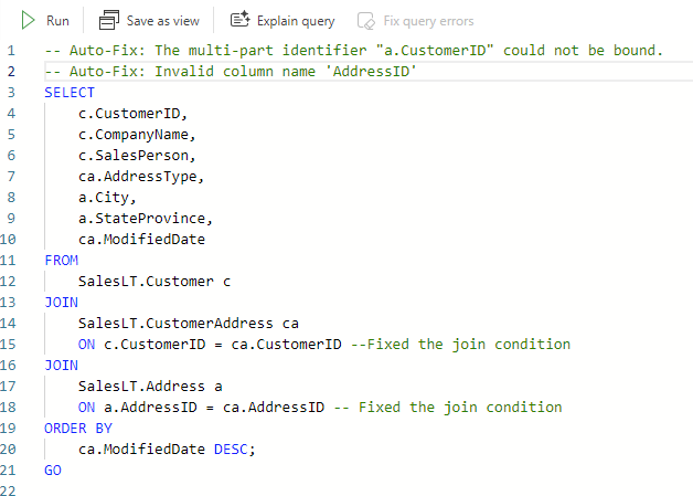 Schermopname van de Fabric-portal met opmerkingen die door Copilot zijn toegevoegd aan de T-SQL-query.