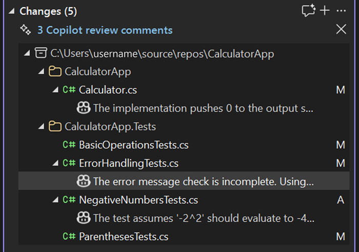 Captura de tela mostrando comentários de revisão de código para cada arquivo na janela Alterações do Git.