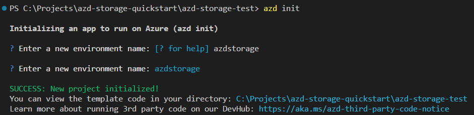Uma captura de ecrã que mostra o comando init da CLI do Azure Developer.