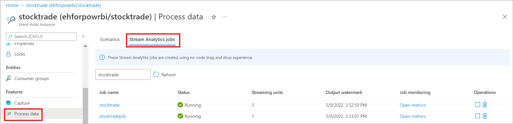 Captura de ecrã do separador de trabalhos do Stream Analytics onde visualiza o estado dos trabalhos em execução.