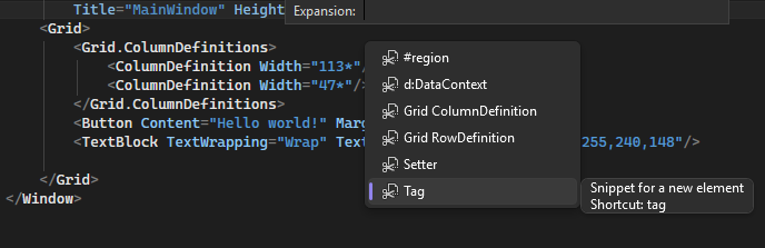 Captura de ecrã do editor de código XAML com opções de excertos de código XAML a aparecer no IntelliSense.
