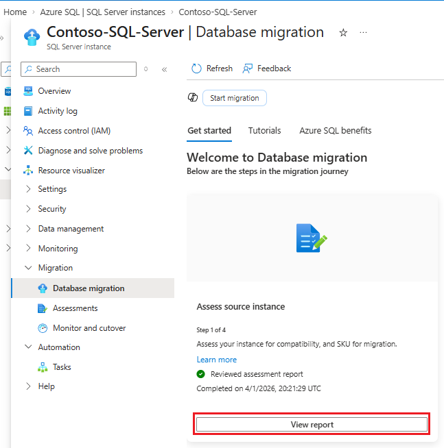 Screenshot som visar fönstret Databasmigrering för SQL Server-instansen i Azure-portalen, med Visa rapport markerad.