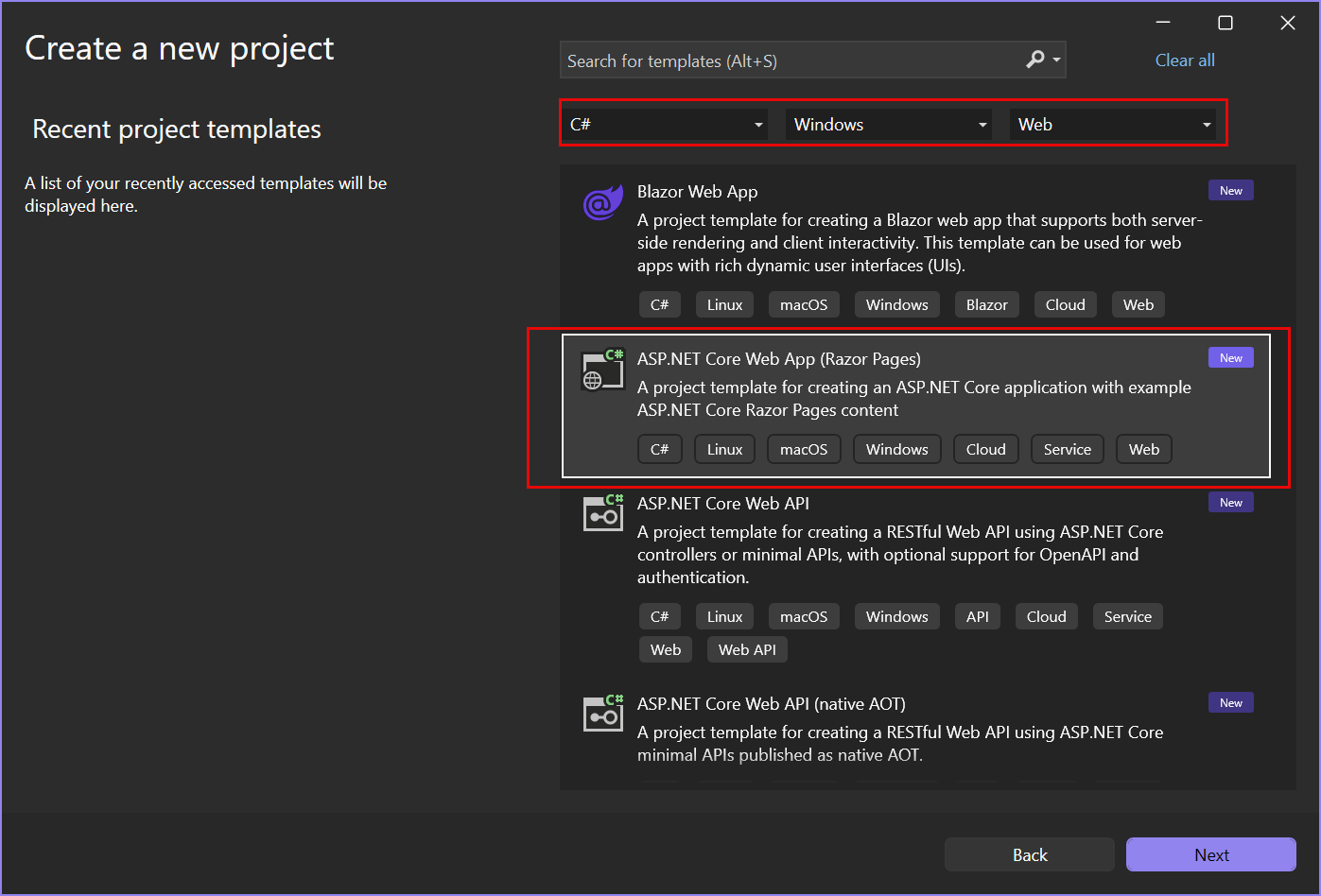 Skärmbild som visar ASP.NET Core Web App-projektmallen utvald och markerad på sidan Skapa ett nytt projekt.